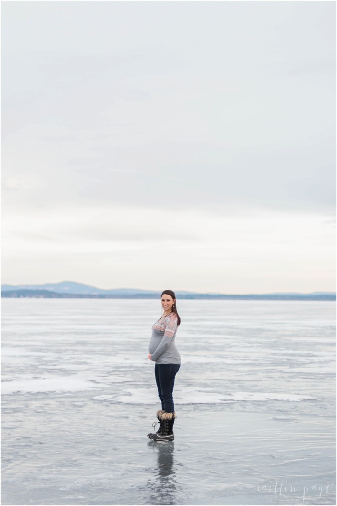 Ossipee Lake Freedom New Hampshire Outdoor Winter Maternity Session00007