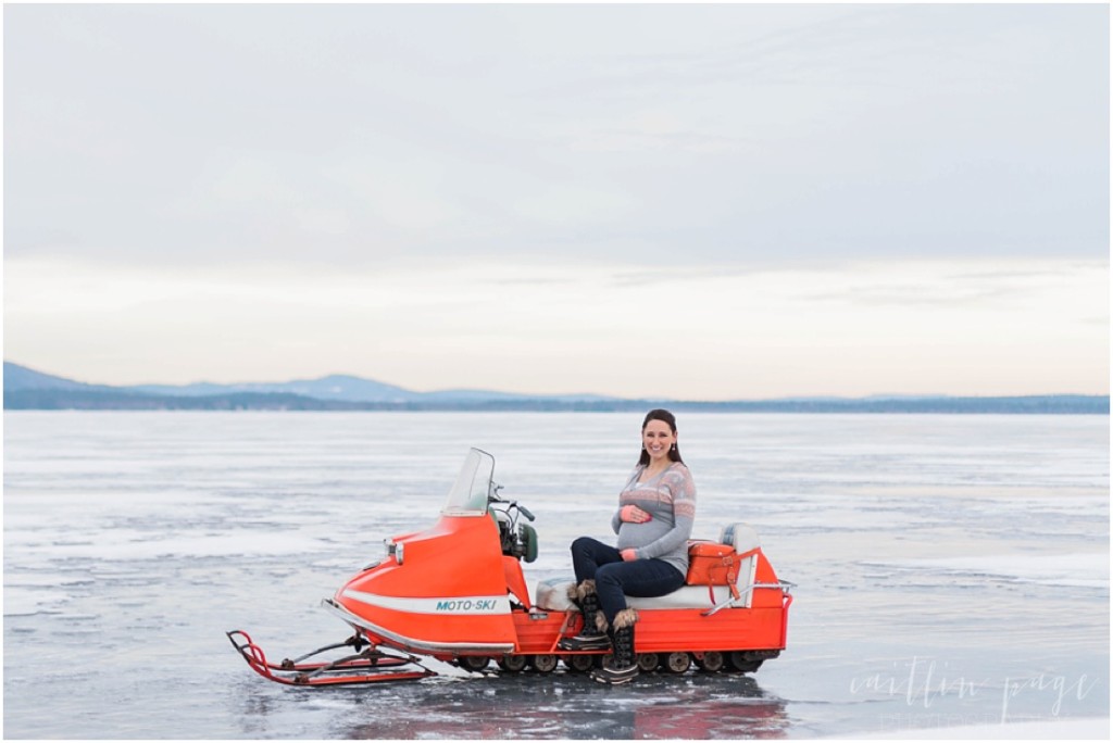 Ossipee Lake Freedom New Hampshire Outdoor Winter Maternity Session00013