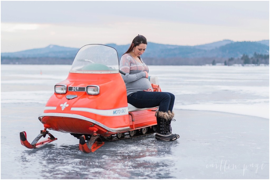 Ossipee Lake Freedom New Hampshire Outdoor Winter Maternity Session00023