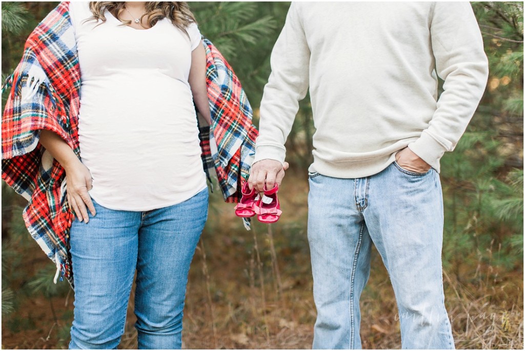 Outdoor Winter Country Maternity Session Freedom New Hampshire Caitlin Page Photography_0016