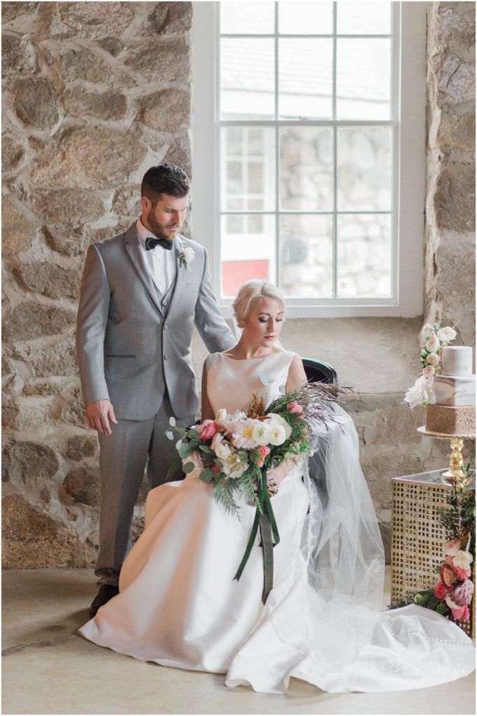 bride-groom-portrait-wedding-bouquet-wedding-cake
