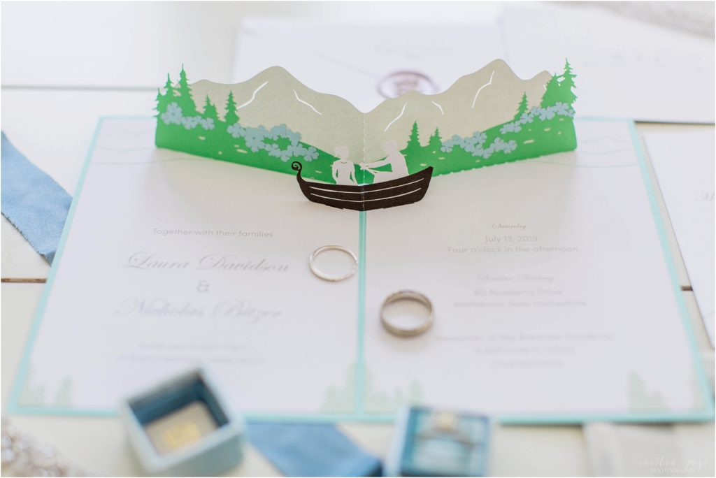 Pop up wedding invitation with wedding rings