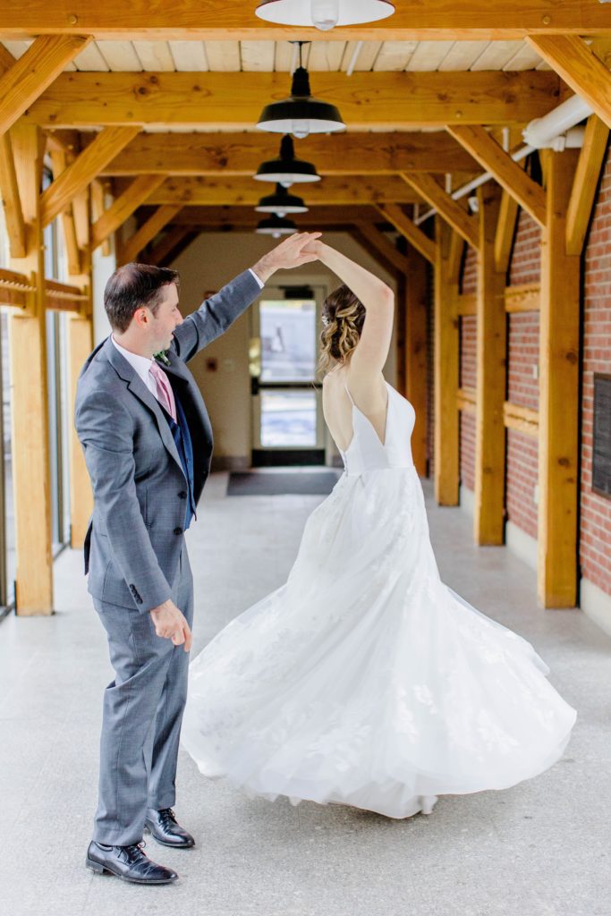 Classic late fall wedding at Maine Maritime Museum in Bath Maine