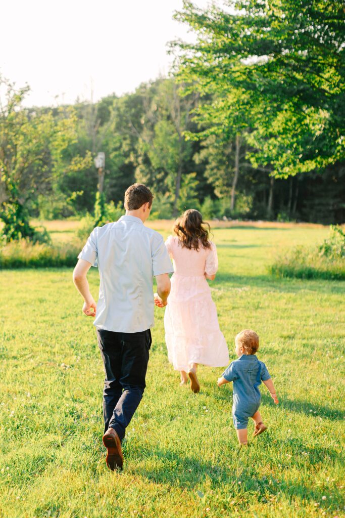 Summertime Backyard Family Photos Wolfeboro New Hampshire Caitlin Page Photography