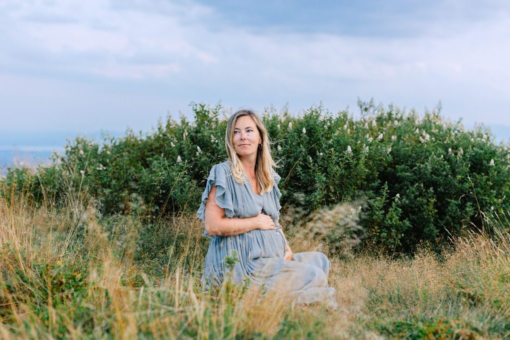 Foss Mountain Summer Maternity Family Photos New Hampshire Caitlin Page Photography